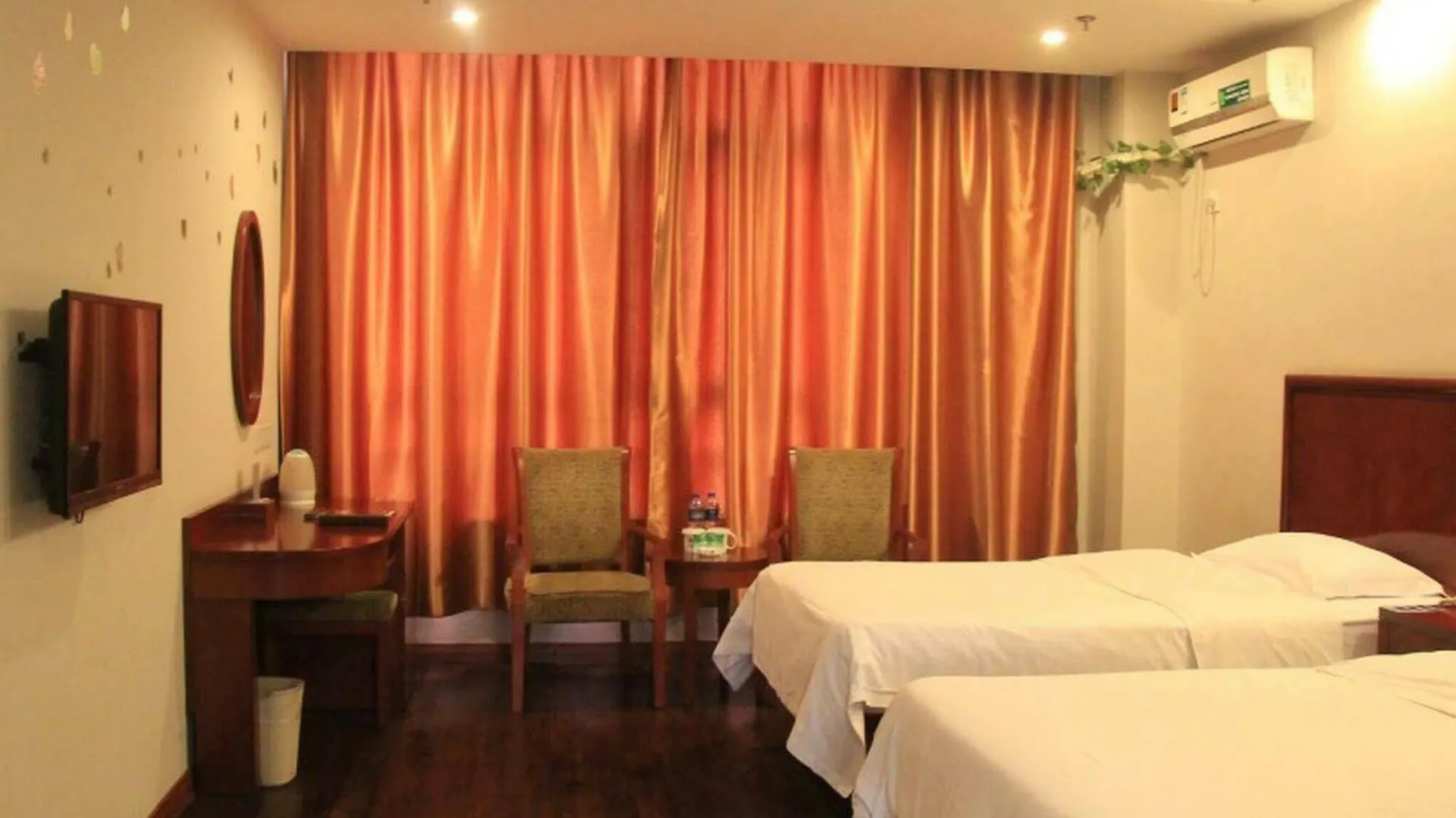 Greentree Inn Zhangjiagang Jinfeng Town Xintiandi 2*,